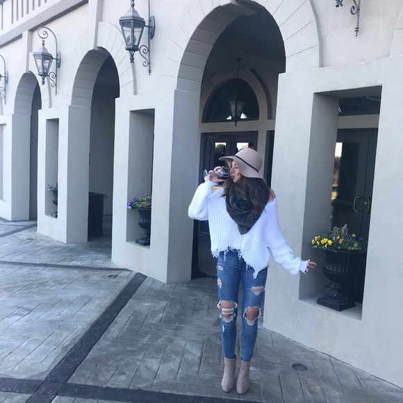 Meet your Posher, Gretchen - Picture 2 of 5